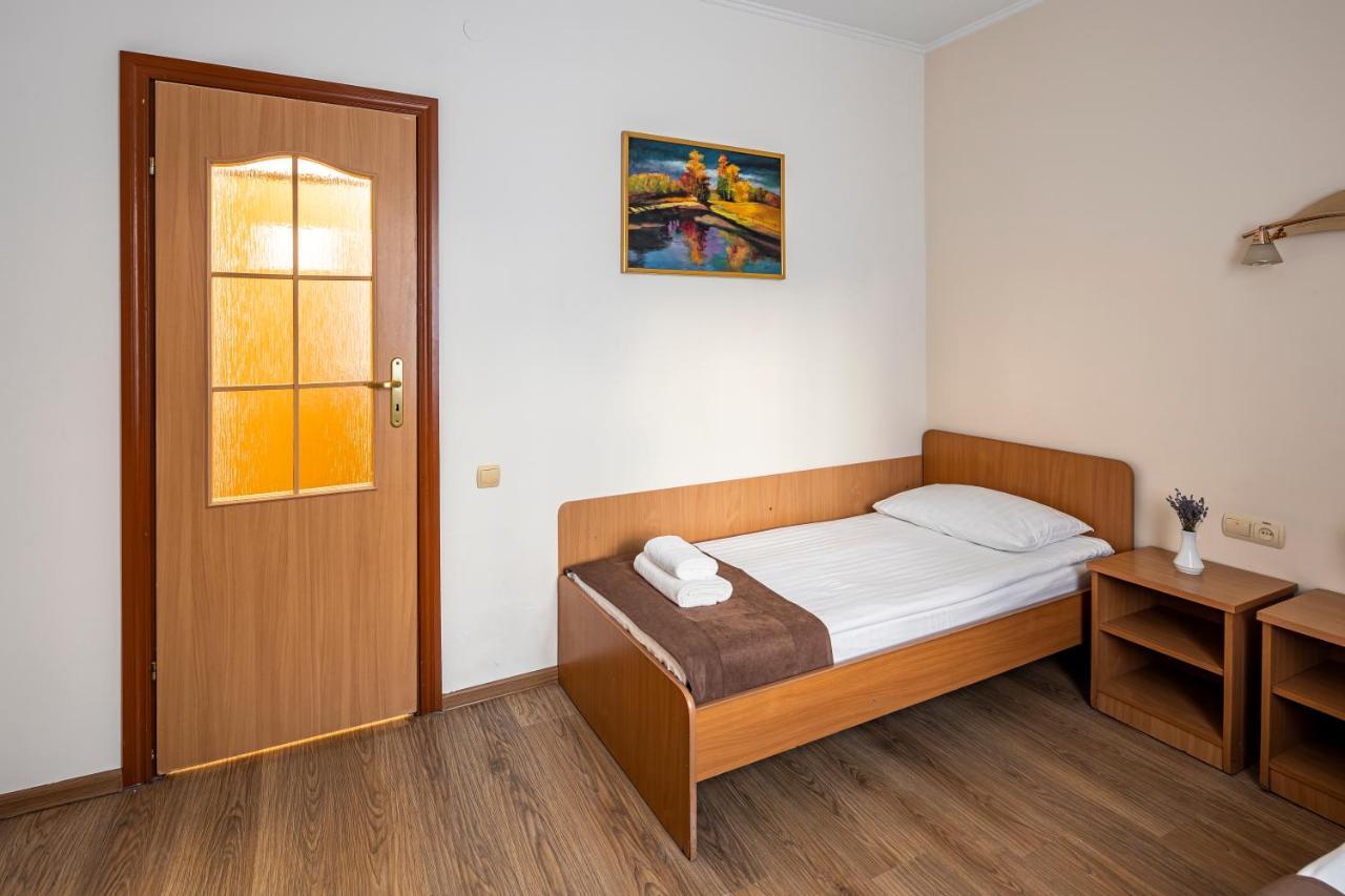 Hotel Galaktika Vynnyky Exterior foto