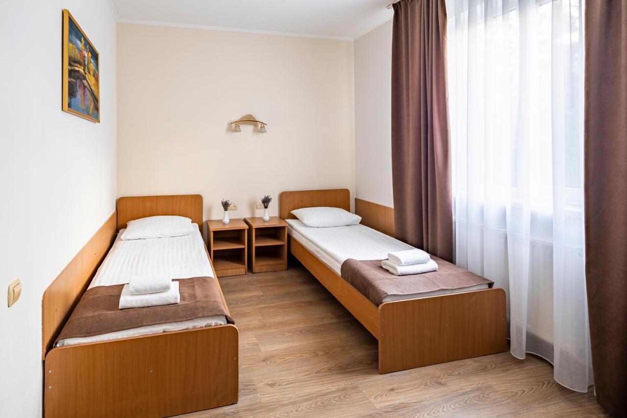 Hotel Galaktika Vynnyky Exterior foto